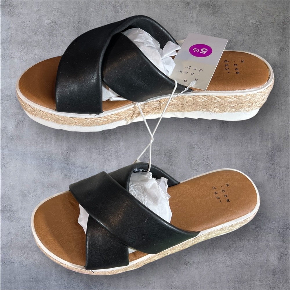 Black Heeled Memory Foam Carin Sandals with Flexible Outsole Woven look sides - Picture 10 of 12